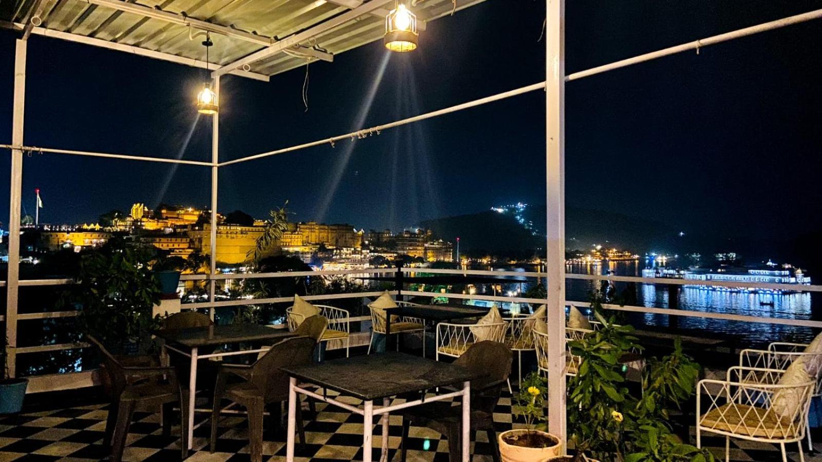 Hotel Lake Star Ουνταϊπούρ Εξωτερικό φωτογραφία